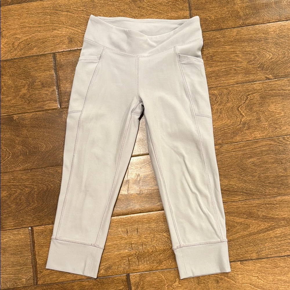 IVIVVA Light Gray Leggings Size 6